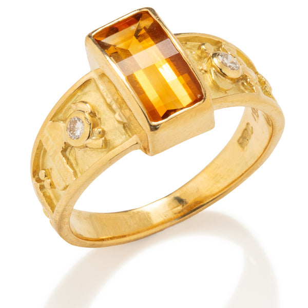 Hiero Ring in Gold with Citrine