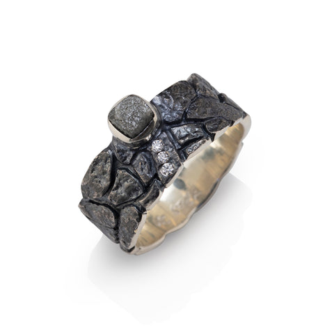 Rock Wall Ring in Silver with Diamonds