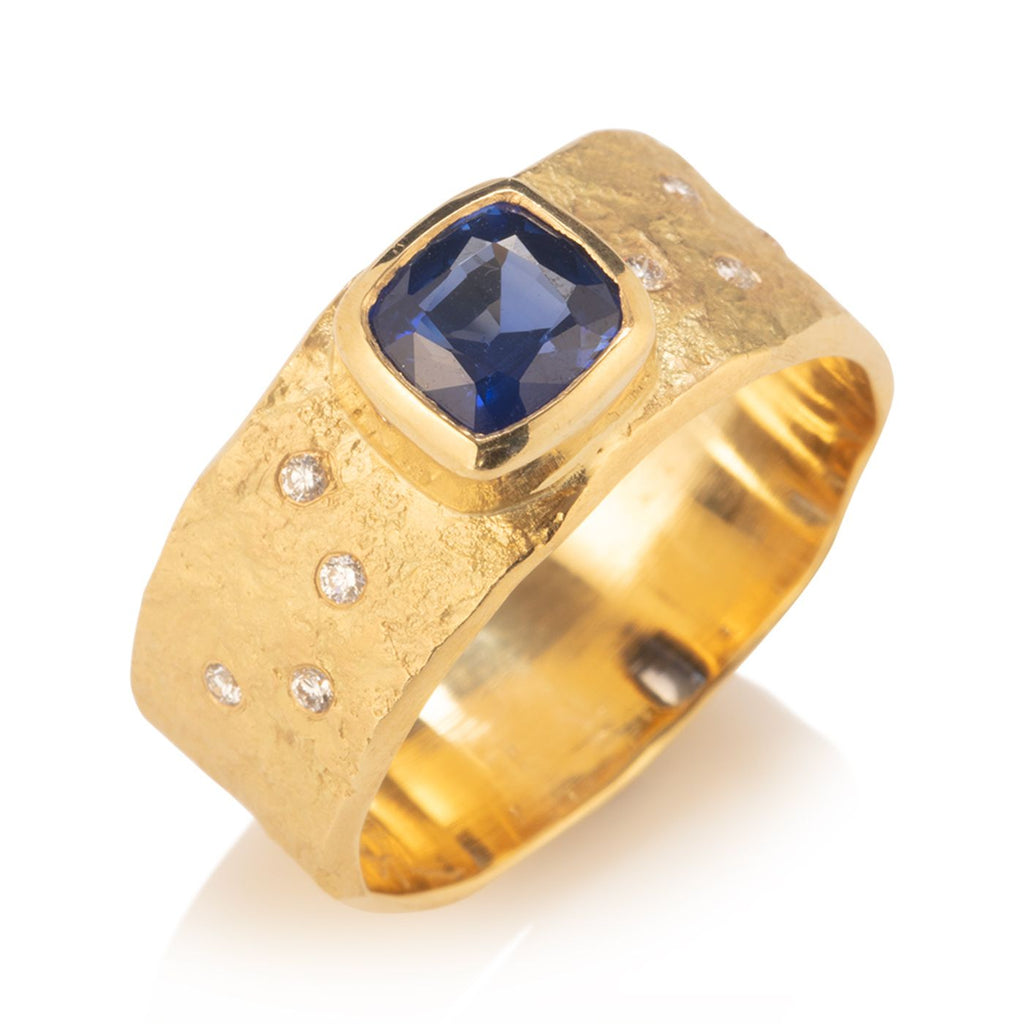 Ceylon Sapphire Rockhammered Ring