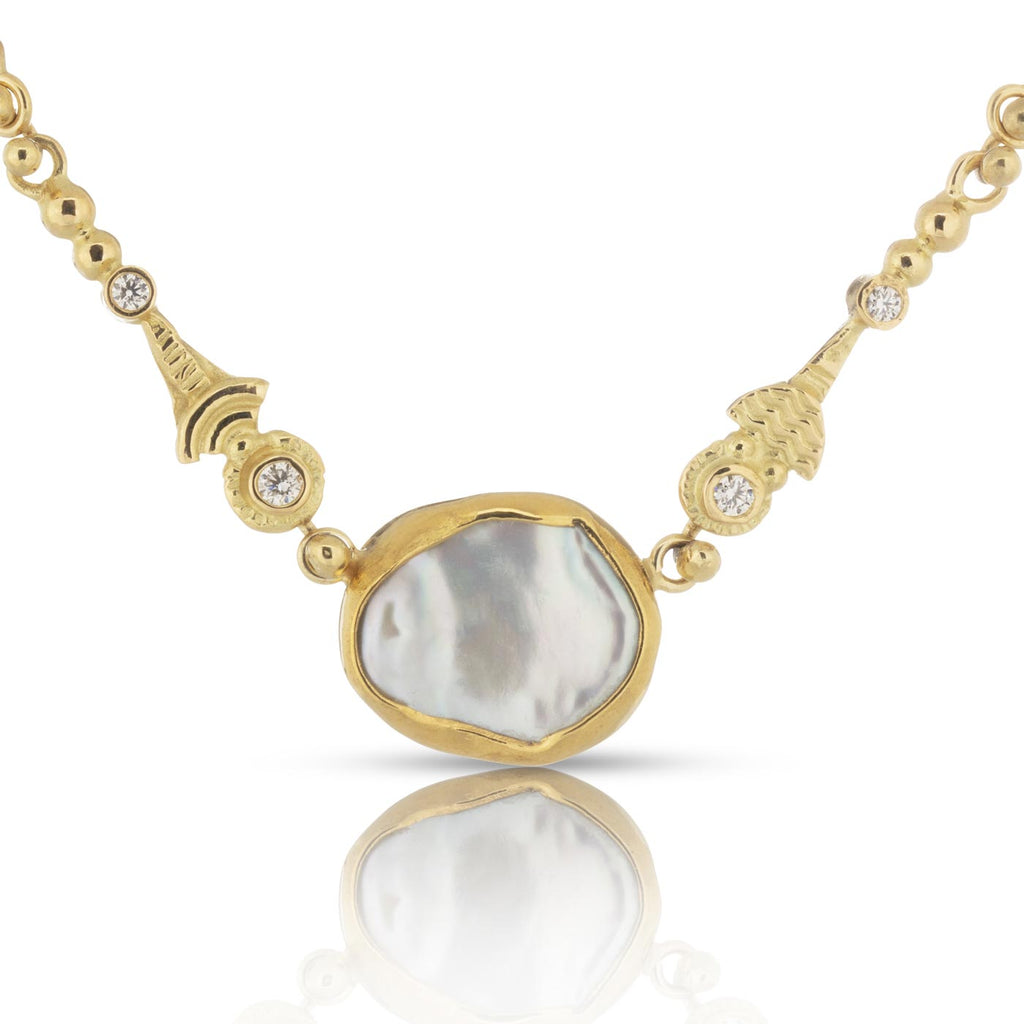 Element Necklace in Gold with Pearl