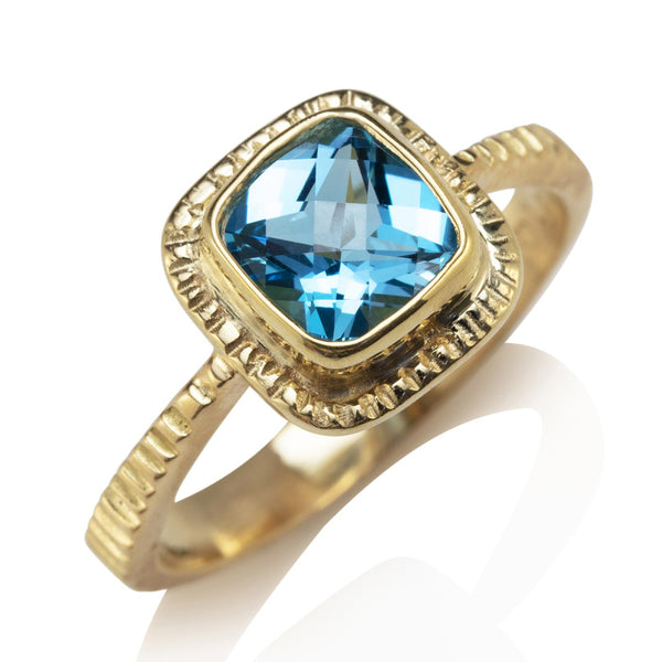 Blue Topaz Ring in 18K Gold
