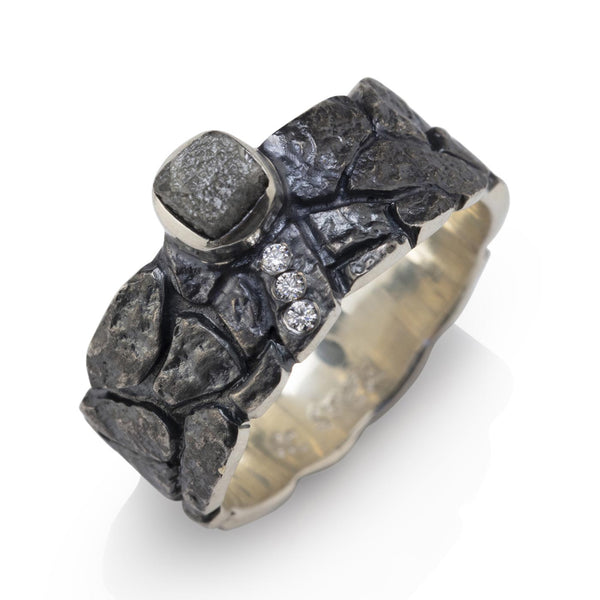 Rock Wall Ring in Silver with Diamonds